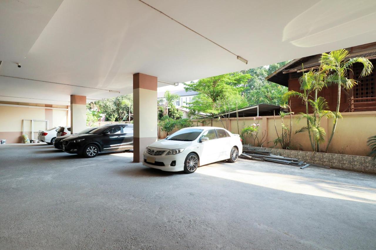 Oyo 794 Nice Mum Lodge Τσιάνγκ Μάι Εξωτερικό φωτογραφία